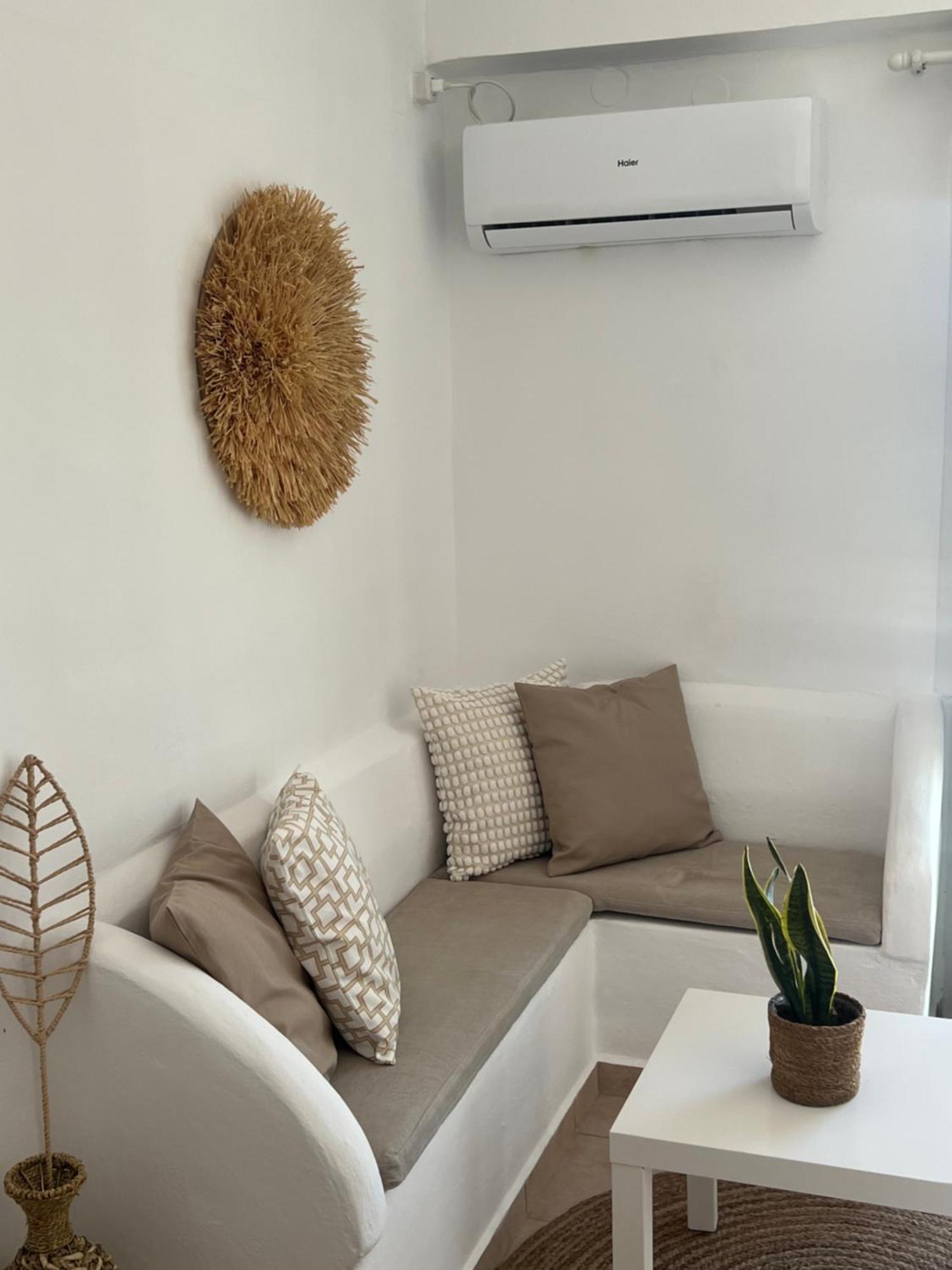 White Island Rooms Panteli Luaran gambar