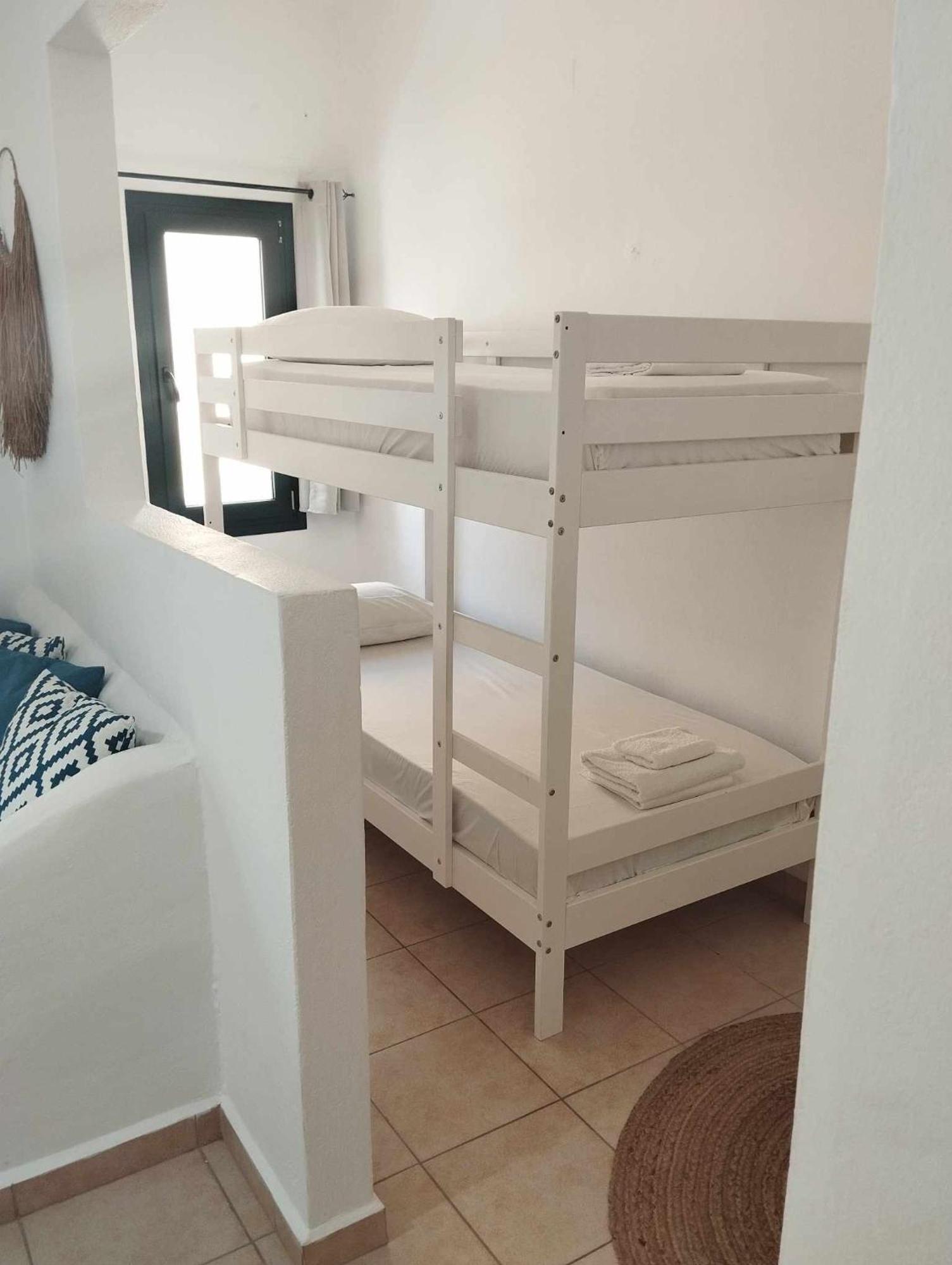 White Island Rooms Panteli Luaran gambar